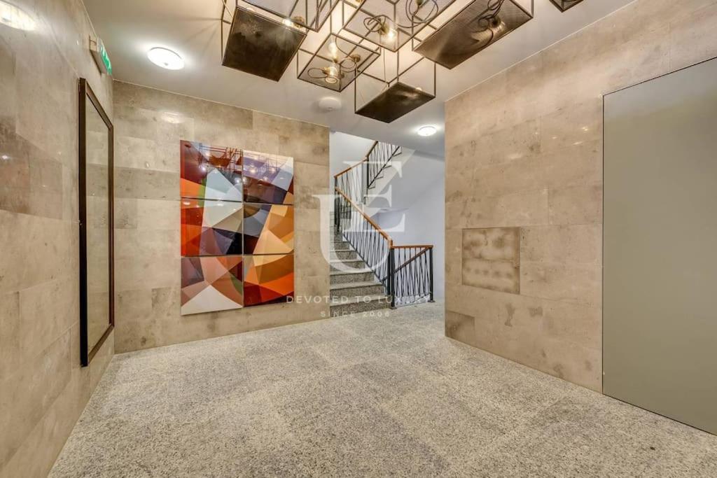Oslo: A Modern Furnished With Parking דירה