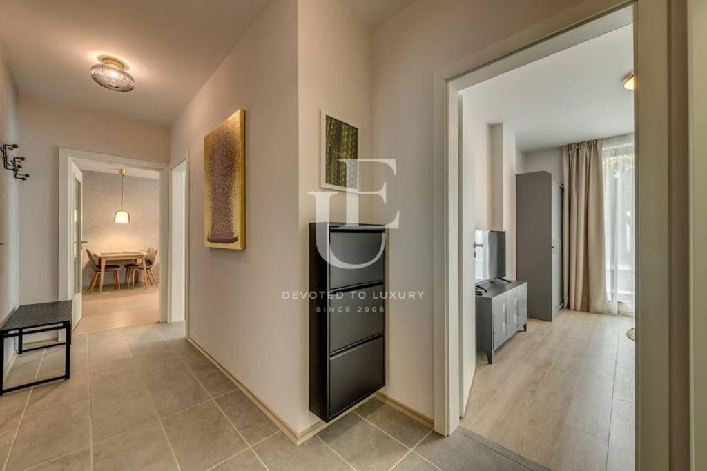 דירה Oslo: A Modern Furnished With Parking סופיה