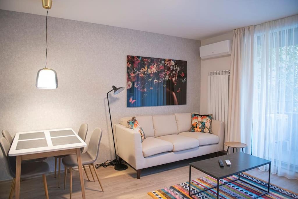 דירה Oslo: A Modern Furnished With Parking